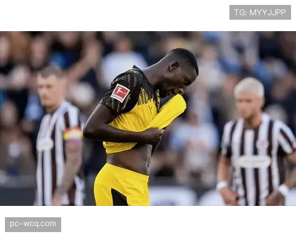 现场报道：诺坎普的宽度让客队多特蒙德在边路防守中疲于奔命